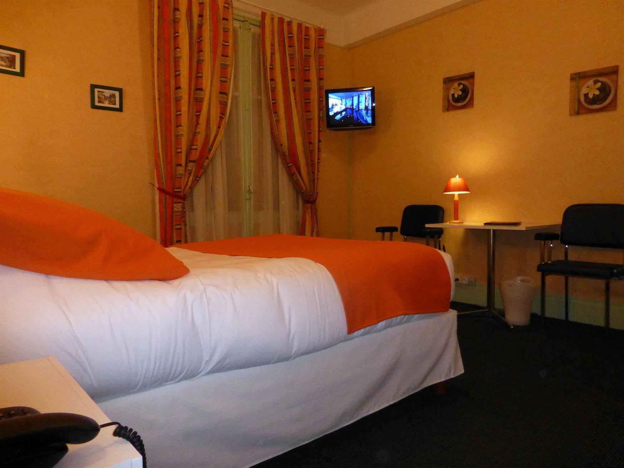 Trianon Hotel Vichy Ngoại thất bức ảnh